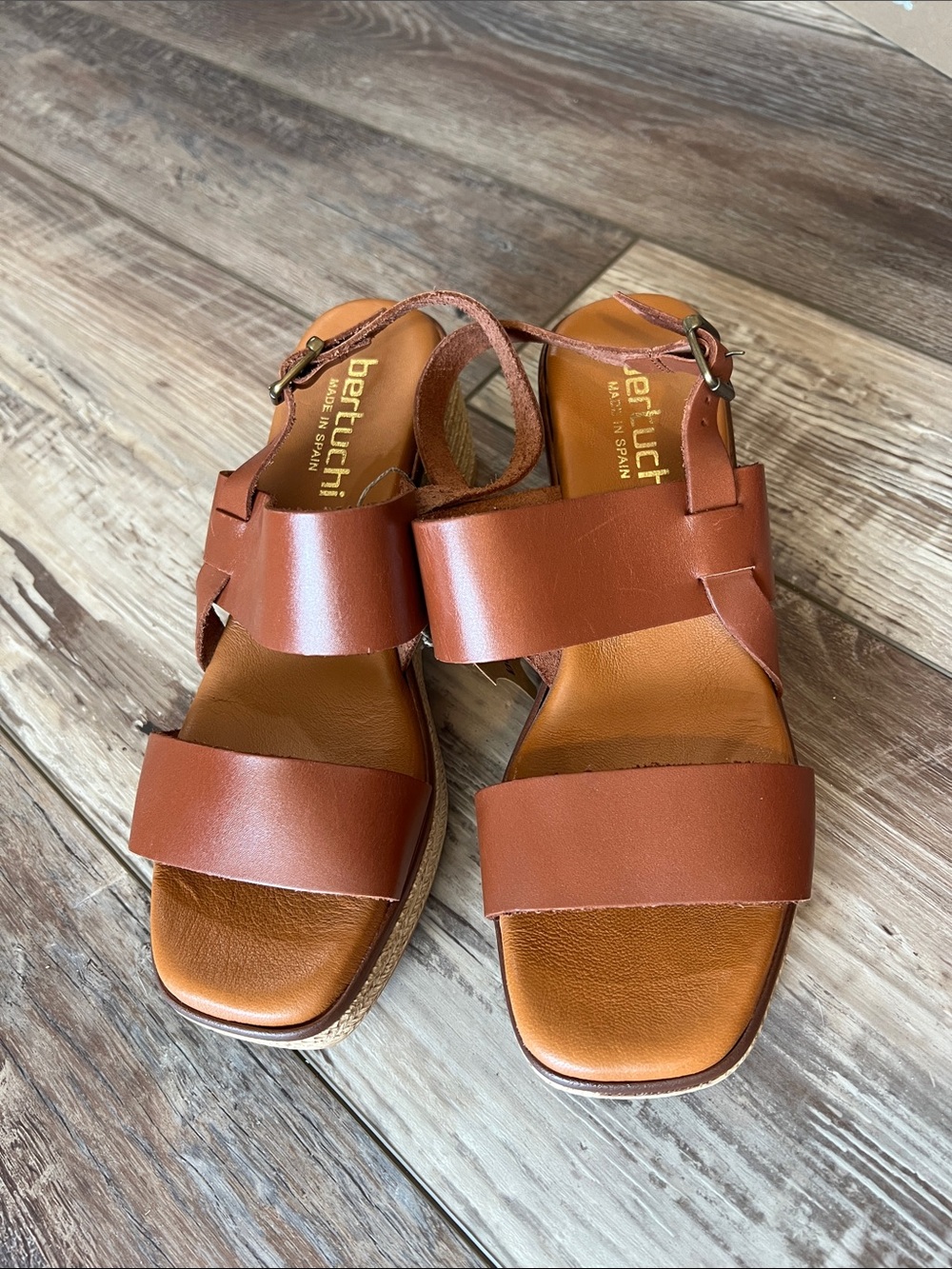 Arturo Chiang Brown Leather Strappy Platform Sandals